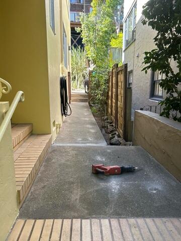 6705655731a1e_polylevel-lift-min