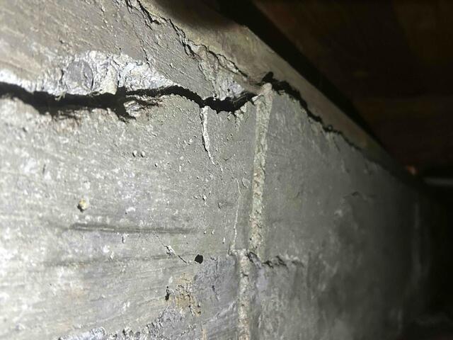 671688da46309_before-crack-1