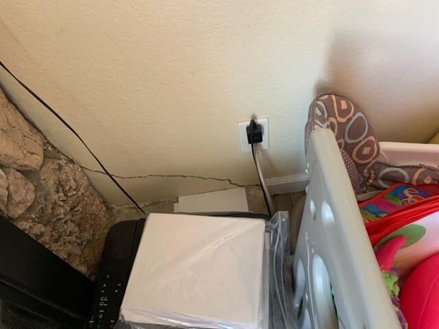 672a5a4979158_interior-crack